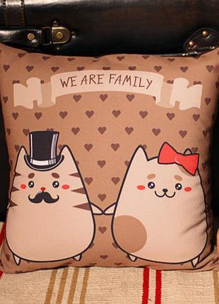 Подушка з принтом габардинова we are family 30x30 см (3p_lp249)