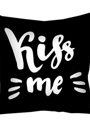 Подушка c принтом габардиновая kiss me 50x50 см (5p_18l077)