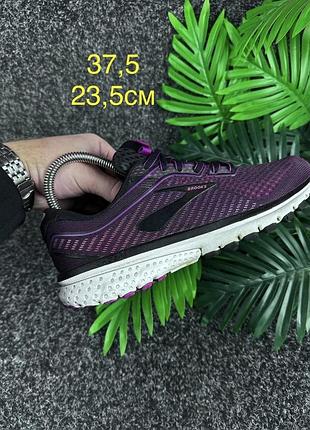 Кросівки brooks розмір 37,5 ( 23,5 сантиметрів)