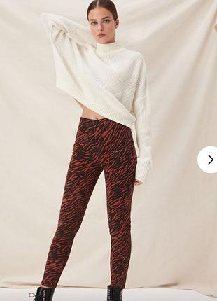 Штаны в анималистический принт