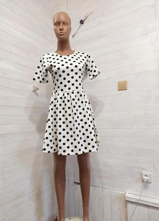 Красивое  вечернее или коктейльное платье ,плотное