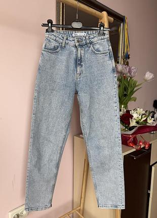 Джинси zara, 34 модель zara z1975 high-waist mom fit jeans