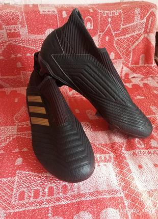 Бутсы adidas predator р.40