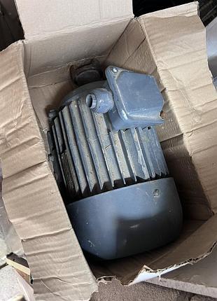 Асинхронный электродвигатель 4амх90l6у3