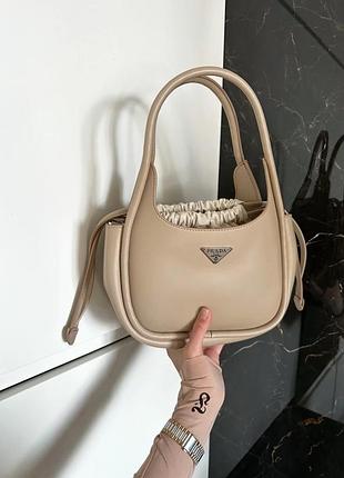 Prada 30х16
