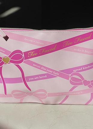Косметичка too faced