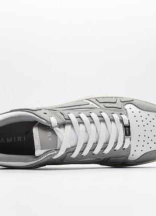 Skel grey 3