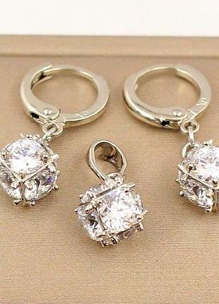 Набор xuping jewelry фианит в кубике золотистый