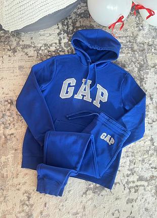 Чоловічий костюм від gap