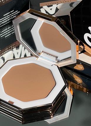 Кремовий бронзер fenty beauty cheeks out freestyle cream bronzer (butta biscuit 02) 6.23 g