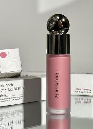 Жидкие румяна rare beauty by selena gomez soft pinch liquid blush (adore) 7.5 ml