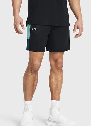 Спортивні шорти under armour для підлітка. розмір s, заміри є на фото. в гарному стані. були у використанні лише у спорт залі. легкі, на літо саме то.