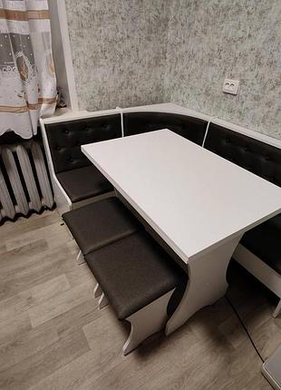 Сімейний куток кухонний зі столом та 2 табуретки 114х154 см білий