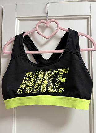 Топ жіночий спортивний nike