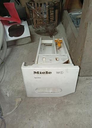 Б/у порошкоприемник ( лоток) на стиральную машину miele w1. 7826626