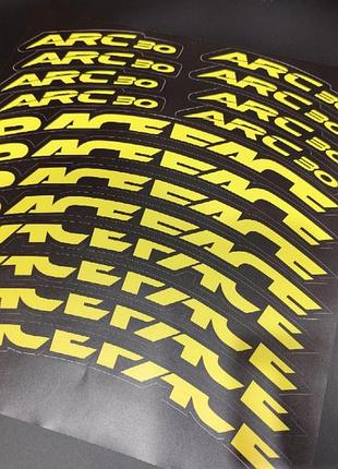 Желтые матовые наклейки на обода race face велосипеда рейс фейс рац 30 arc арк по половине надписи, раздельные