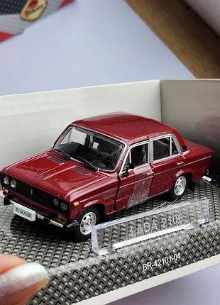 Металлическая коллекционная модель автомобиля ваз-2106 «жигули» (также известного как lada 1600 или "шестка").