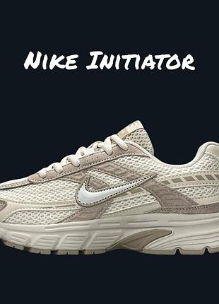 Nike initiator beige