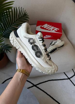 Nike acg mountain fly 2 low beige/black