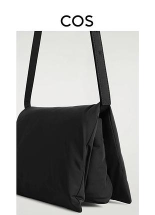 Сумка cos чорна trifold padded crossbody bag 4