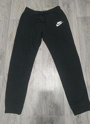 Спортивные штаны nike