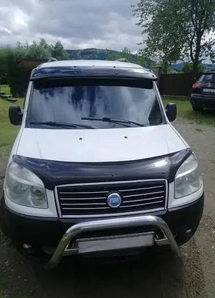 Козырек/ дефлектор лобового стекла (на кронштейнах) fiat doblo (фиат добло) 2005+. черный глянец