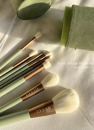 Пензлів для макіяжу у чохлі gucci