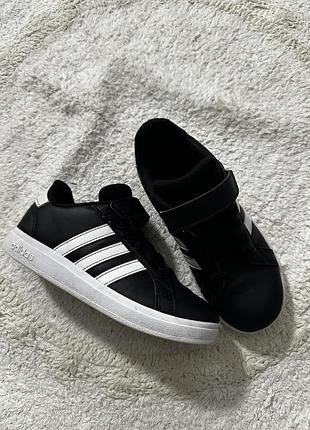 Кросівки adidas