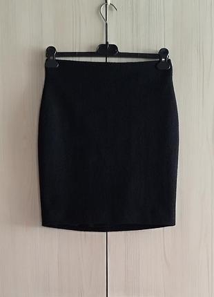 Короткая черная юбка с шерстью в составе от massimo dutti