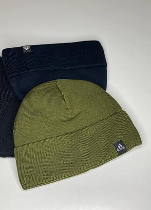 Мужская спортивная шапка adidas утеплена флисовой подкладкой тепла и качественная мужские шапки на флисе хаки