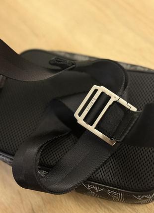 Сумка унисекс кожаная через плечо lacoste monogram 3