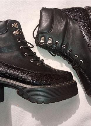 Продам черевики krush chunky  р.40 берци