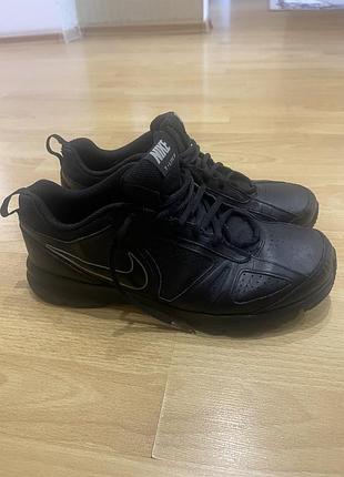 Продам оригінальні шкіряні кросівки nike 43 розмір