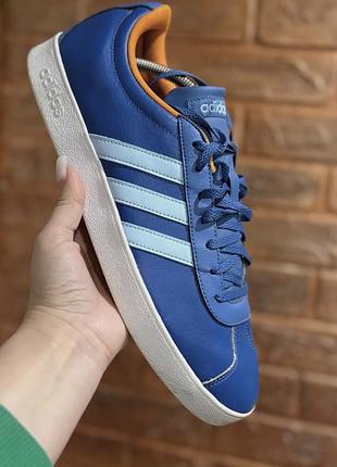 Шкіряні чоловічі кросівки бренду adidas, модель vl court 2.0.  46р.