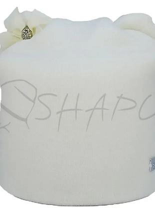 Шапка жіноча зимова з вушками на флісовій підкладці з бантом-брошкою lirus ушки молочний