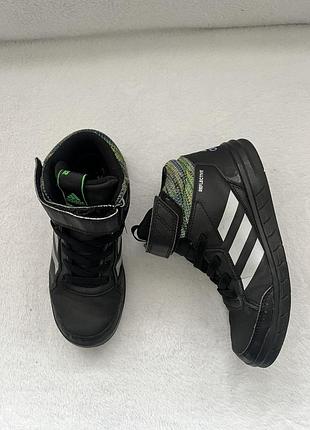 Кроссовки хайтопы фирмы adidas 34 размера по стельке 21,5 см.