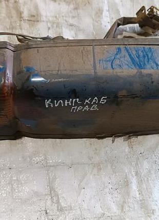 Фонарь задний правый nissan king kab 2.5d 1990г.в.