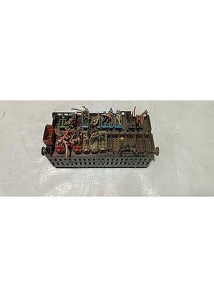 Блок запобіжників 357937039 volkswagen