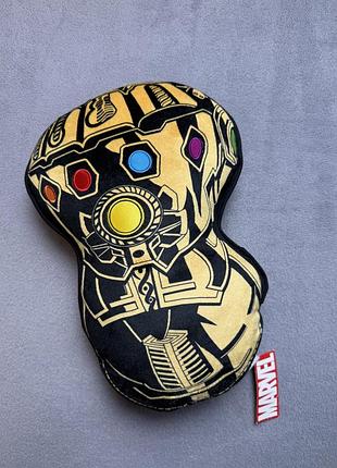Подушка перчатка marvel infinity gauntlet thanos игровая с отверстием для руки 35 см оригинал