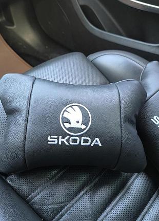 Автомобильная подушка кожаная на подголовник skoda, авпотодушка косточка 2 шт под шею натуральная кожа шкода