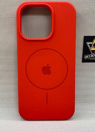 Чехол iphone 16 pro magsafe softtouch мягкий противоударный красный