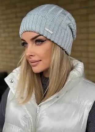 Шапка жіноча одинарна із віскози з подвійним відворотом подовжена з красивим в'язанням caskona nommy шапка лід