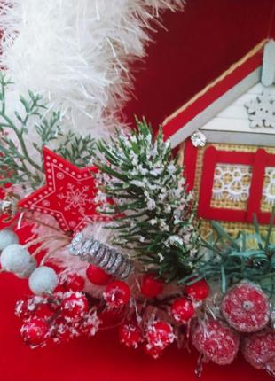 Рождественский венок с домиком новогодний венок венок на дверь5 фото