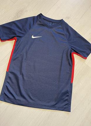 Спортивна футболка для хлопчика темно синя для футболу nike 137-147