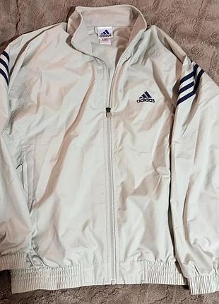 Легка вінтажна вітровка від adidas у ніжному кремовому кольорі з легким холодним (голубуватим) підтоном