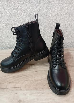 Черные ботинки steve madden girls' nolita combat boot