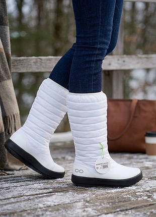 Стильные дутые сапоги oofos oomg boot — новые