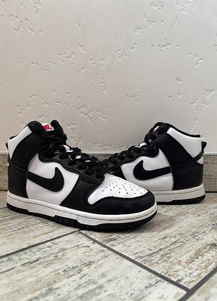 Nike dunk high panda