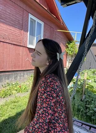 Красива сукня в квітковий принт