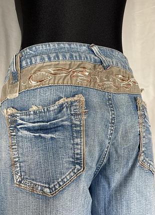 Винтажные джинсы-клеш bootcut madonna vintage 2000s y2k с вышивкой